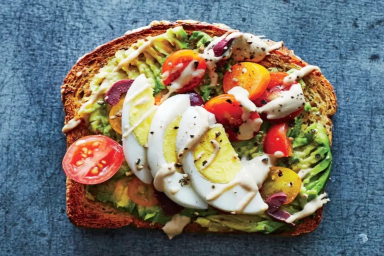 Mediterranean Diet Fast Food eggs avocado tomatoes sandwich